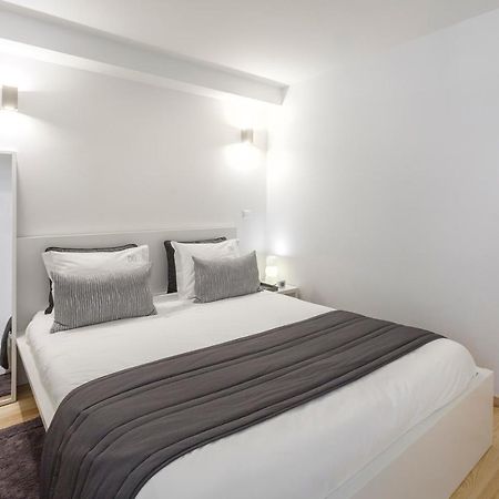 Bo - Almada Apartment Porto Bagian luar foto