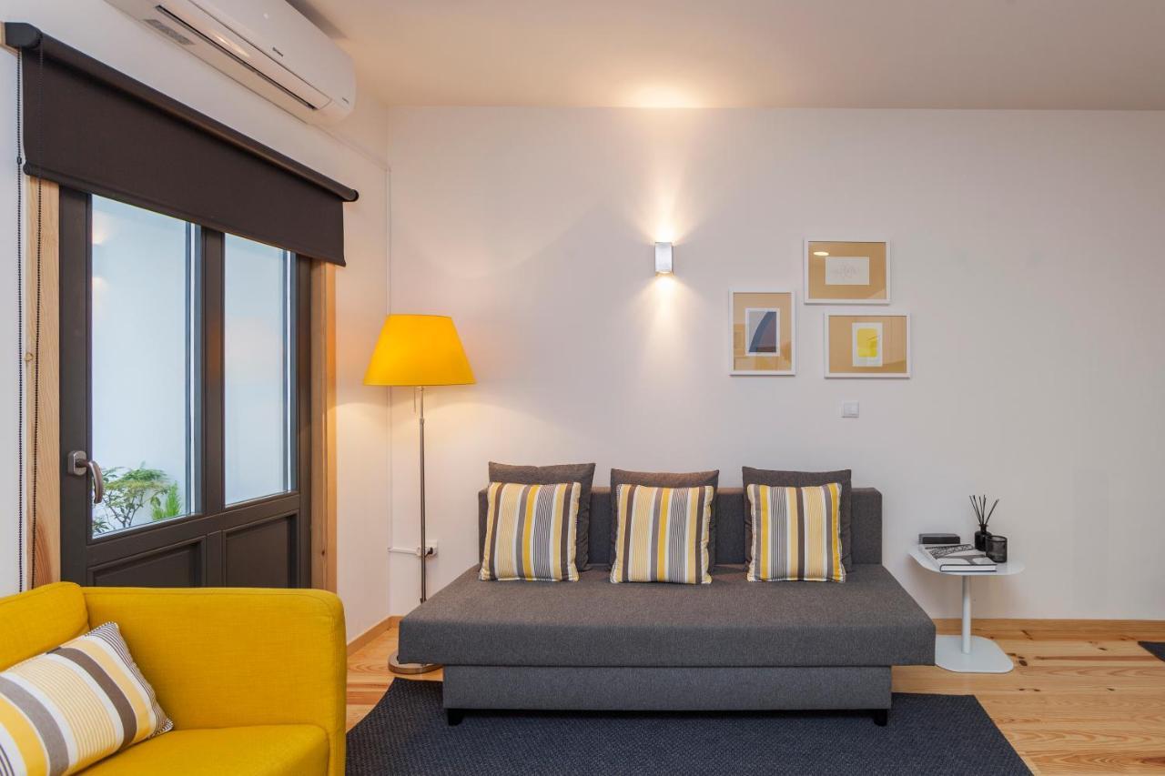 Bo - Almada Apartment Porto Bagian luar foto