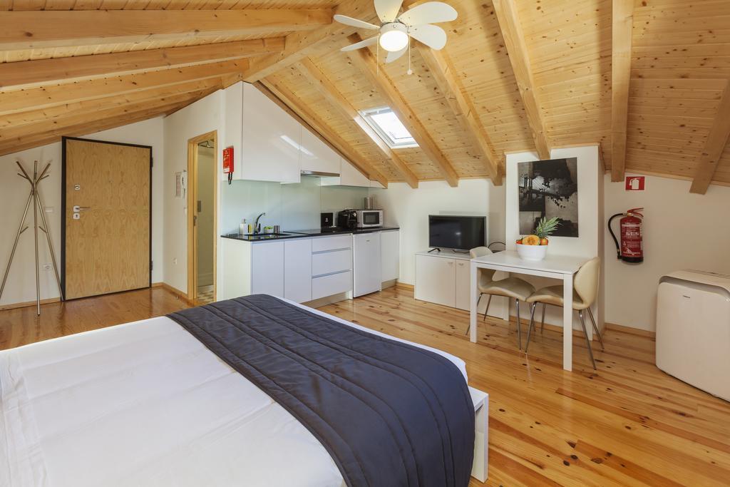 Bo - Almada Apartment Porto Bagian luar foto
